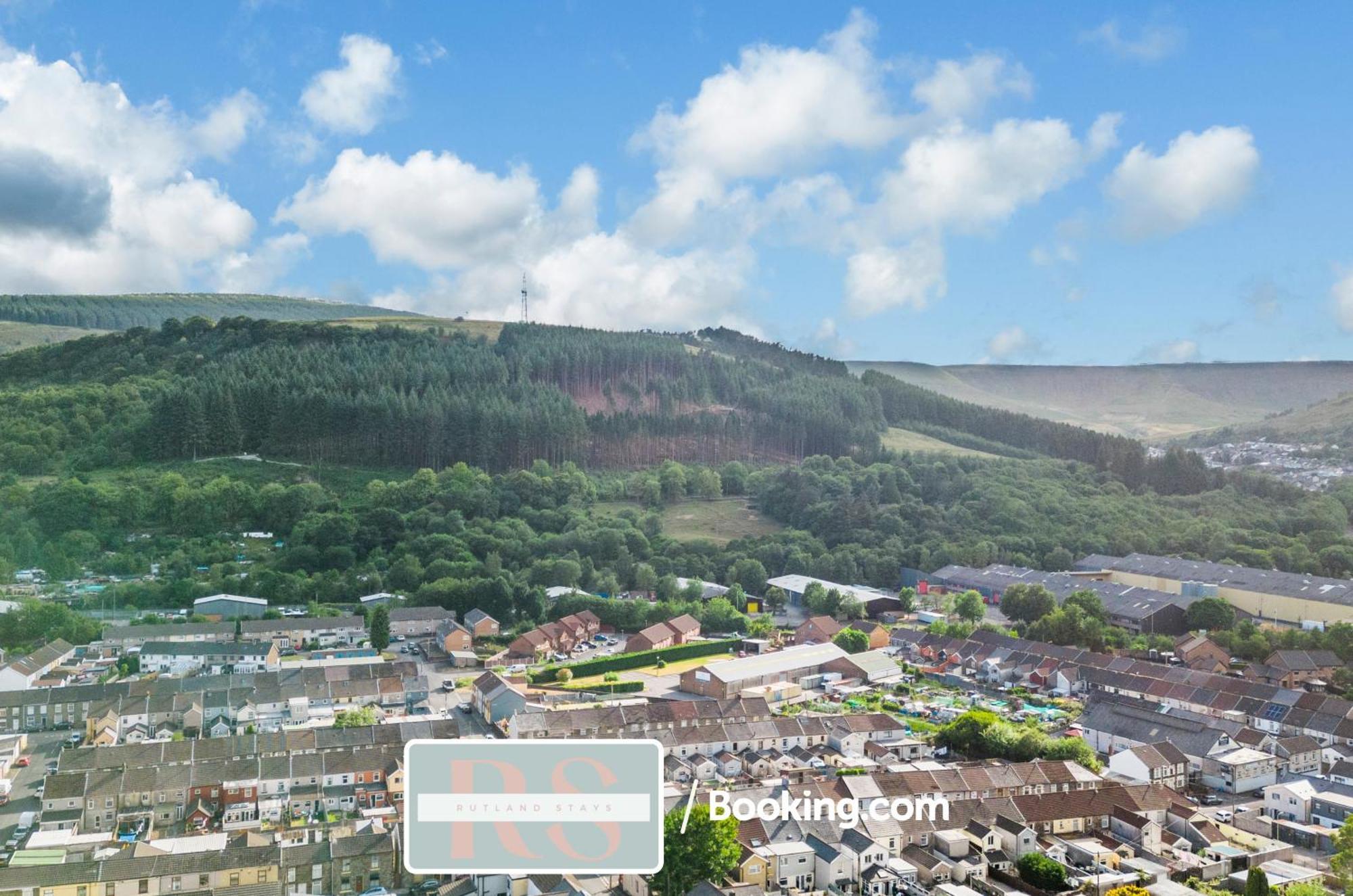 Contractors Accommodation South Wales By Rutland Stays Short Lets & Serviced Accommodation Pentre Treorky Bagian luar foto