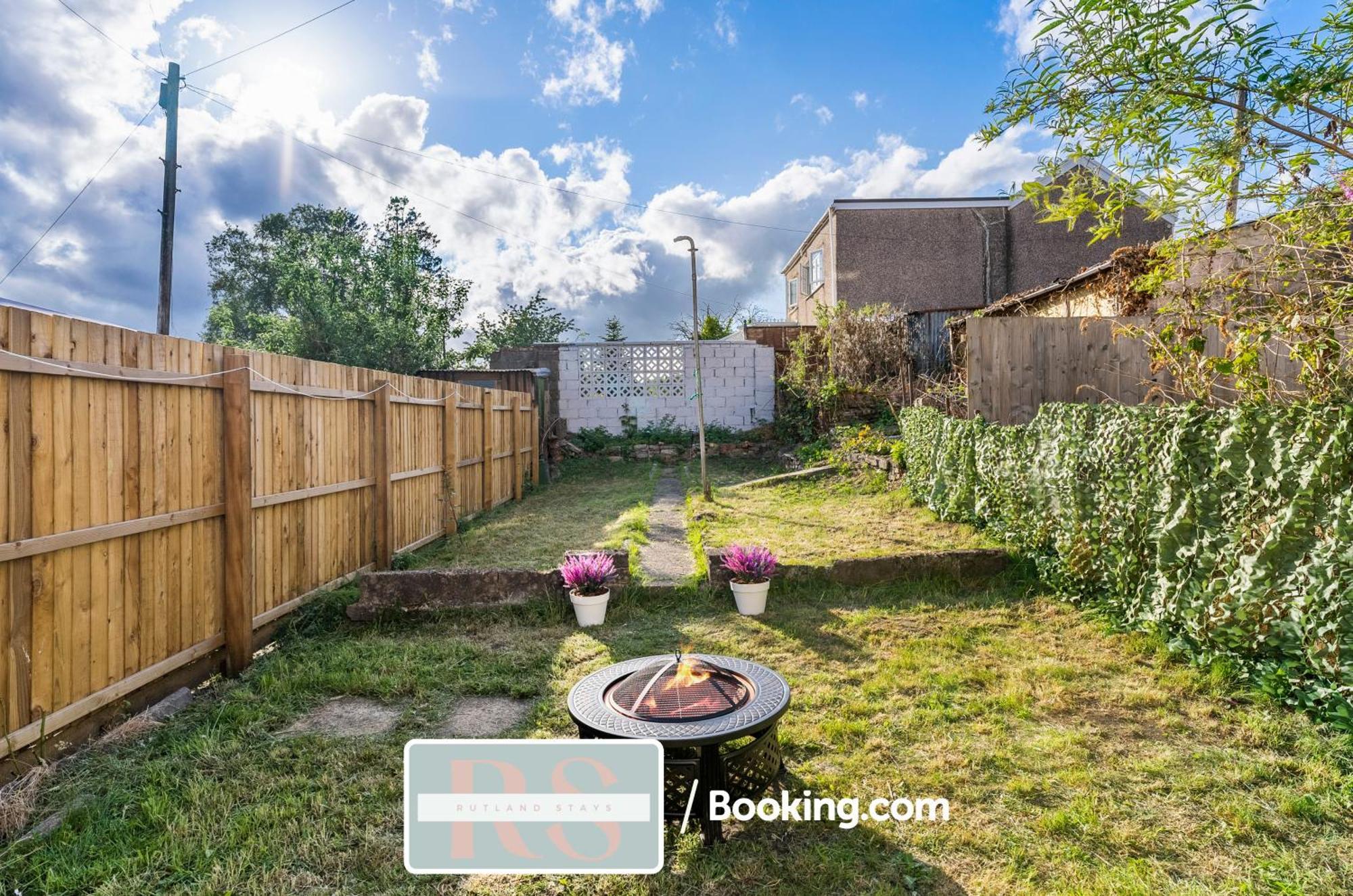 Contractors Accommodation South Wales By Rutland Stays Short Lets & Serviced Accommodation Pentre Treorky Bagian luar foto
