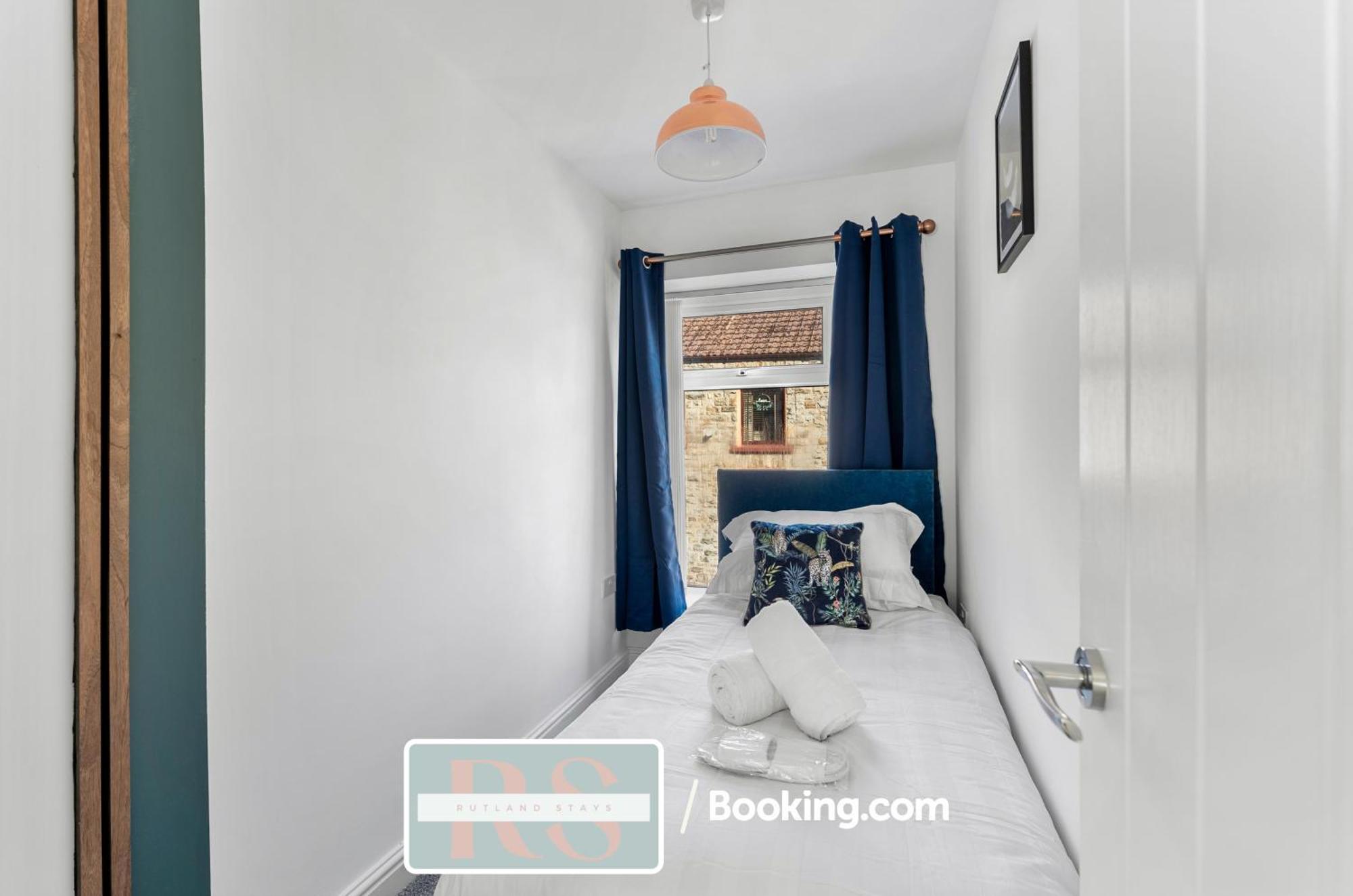 Contractors Accommodation South Wales By Rutland Stays Short Lets & Serviced Accommodation Pentre Treorky Bagian luar foto